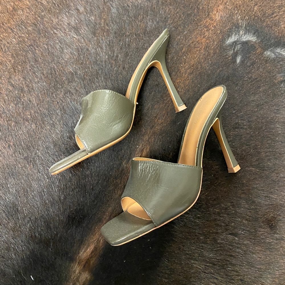 Tony Banco forest green mules